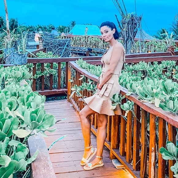 ACLER Vermont Flounce Hemdress Tan Bodycon with Gold Hardware, only worn 1 x - Picture 5 of 15